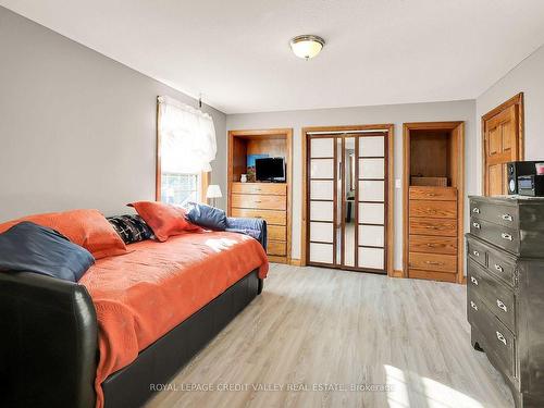 305 Cherrywood Ave, Fort Erie, ON - Indoor Photo Showing Bedroom