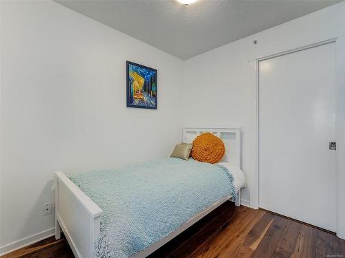 710-751 Fairfield Rd, Victoria, BC - Indoor Photo Showing Bedroom