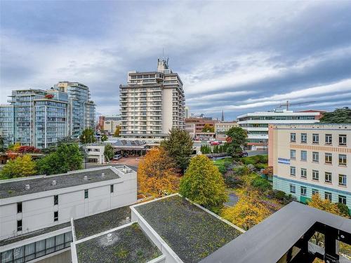 710-751 Fairfield Rd, Victoria, BC - Outdoor