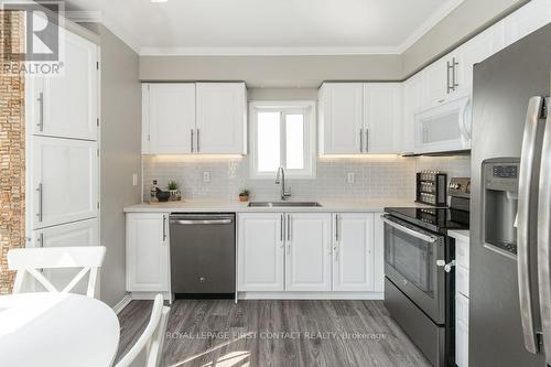 25 Truax Crescent, Essa, ON - Indoor Photo Showing Kitchen With Stainless Steel Kitchen With Upgraded Kitchen