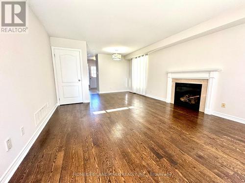 113 Mynden Way, Newmarket, ON - Indoor Photo Showing Living Room With Fireplace