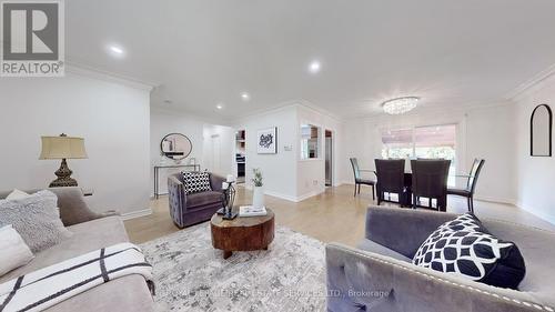 1142 Garden Road, Mississauga, ON - Indoor Photo Showing Living Room