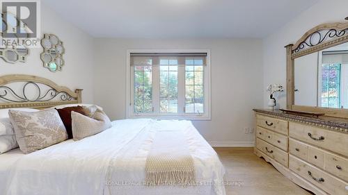 1142 Garden Road, Mississauga, ON - Indoor Photo Showing Bedroom