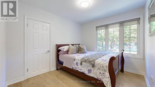 1142 Garden Road, Mississauga, ON - Indoor Photo Showing Bedroom