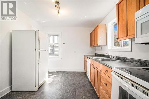 26 Railway Street, Lanark, ON - Indoor Photo Showing Kitchen With Double Sink