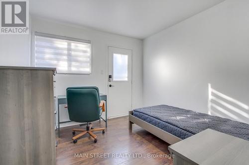 19 Beaucourt Road E, Hamilton, ON - Indoor Photo Showing Bedroom