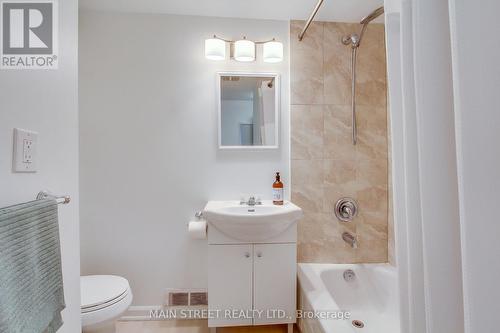 19 Beaucourt Road E, Hamilton, ON - Indoor Photo Showing Bathroom