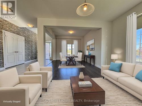 9 Sunset Way, Thorold, ON - Indoor Photo Showing Living Room