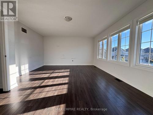 9 Sunset Way, Thorold, ON - Indoor Photo Showing Other Room