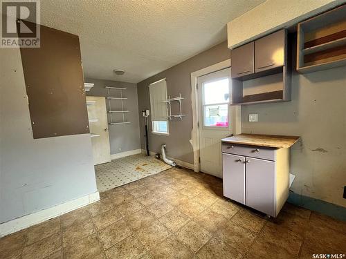 108 M Avenue S, Saskatoon, SK - Indoor