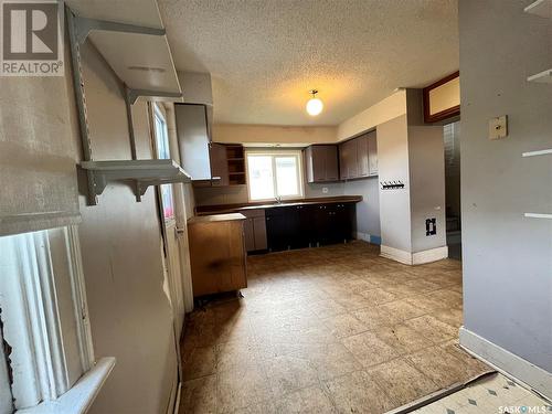 108 M Avenue S, Saskatoon, SK - Indoor Photo Showing Kitchen