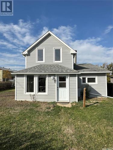 109 2Nd Street S, Cabri, SK - Outdoor