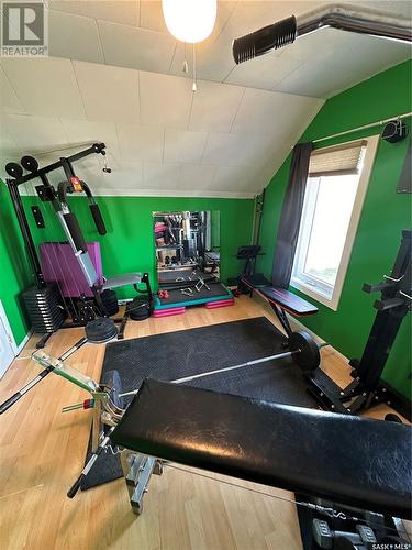 109 2Nd Street S, Cabri, SK - Indoor Photo Showing Gym Room