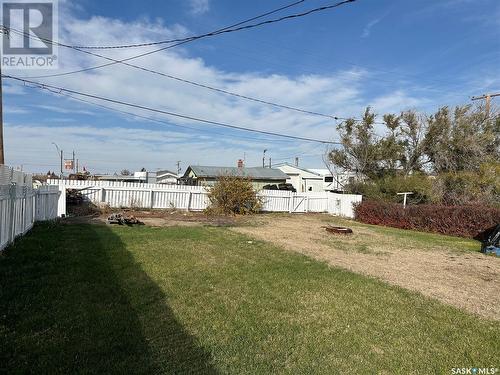 109 2Nd Street S, Cabri, SK - Outdoor