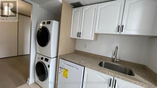 1216 - 155 Hillcrest Avenue, Mississauga (Cooksville), ON - Indoor Photo Showing Laundry Room