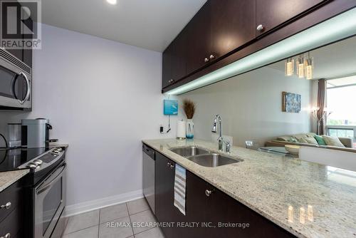 710 - 1055 Southdown Road, Mississauga, ON - Indoor Photo Showing Kitchen With Double Sink