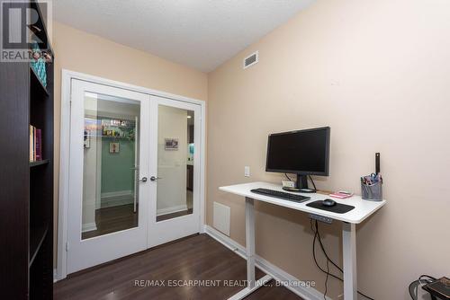 710 - 1055 Southdown Road, Mississauga, ON - Indoor Photo Showing Office