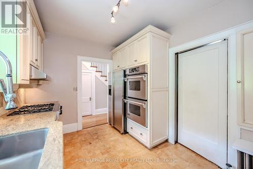 2 Ardmay Crescent, Guelph, ON - Indoor Photo Showing Kitchen