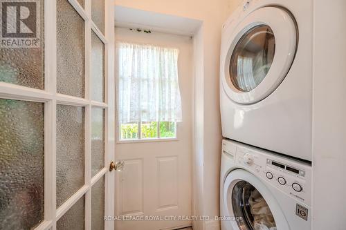 2 Ardmay Crescent, Guelph, ON - Indoor Photo Showing Laundry Room