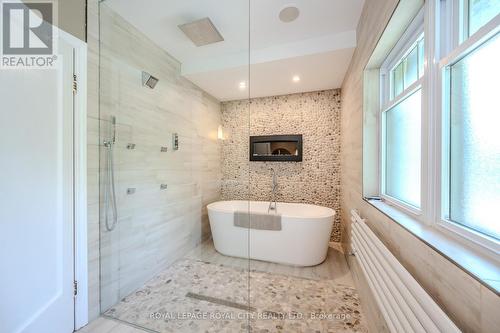 2 Ardmay Crescent, Guelph, ON - Indoor Photo Showing Bathroom