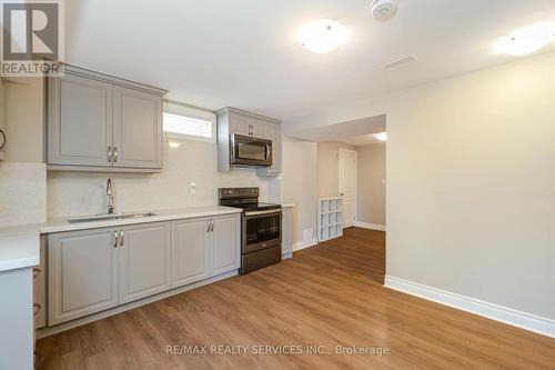 5 Alister Drive, Brampton, ON - Indoor Photo Showing Kitchen