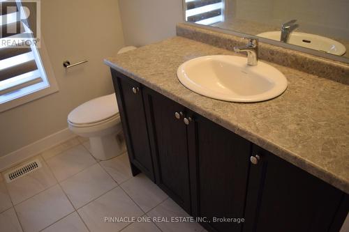 1060 Thompson Drive, Oshawa, ON - Indoor Photo Showing Bathroom