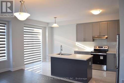 1060 Thompson Drive, Oshawa, ON - Indoor Photo Showing Kitchen