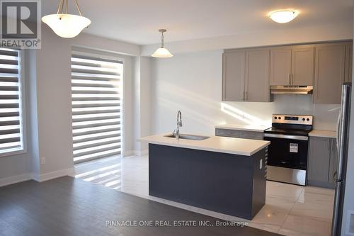 1060 Thompson Drive, Oshawa, ON - Indoor Photo Showing Kitchen