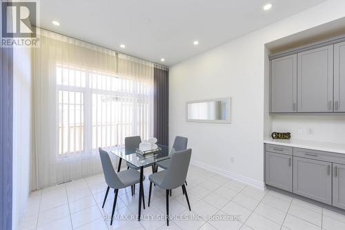 115 Threshing Mill Boulevard, Oakville, ON - Indoor Photo Showing Dining Room