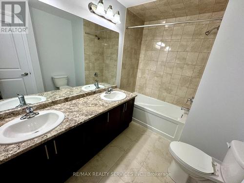 849 Knights Lane, Woodstock, ON - Indoor Photo Showing Bathroom