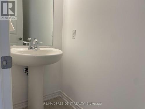 213 Wells Avenue, Fort Erie, ON - Indoor Photo Showing Bathroom