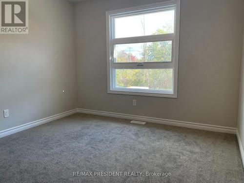 213 Wells Avenue, Fort Erie, ON - Indoor Photo Showing Other Room