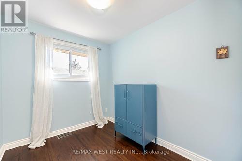 69 Keewatin St S, Oshawa, ON - Indoor Photo Showing Other Room