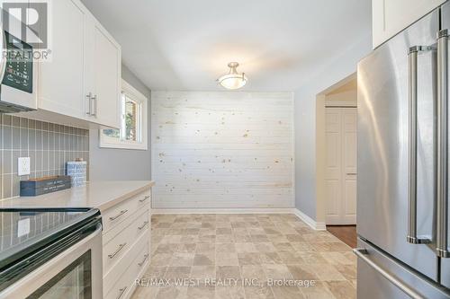 69 Keewatin St S, Oshawa, ON - Indoor Photo Showing Kitchen