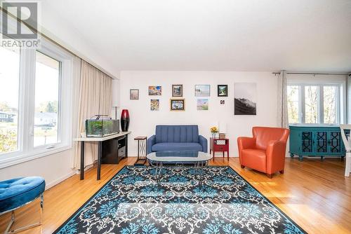 1 Darwin Crescent, Deep River, ON - Indoor Photo Showing Living Room