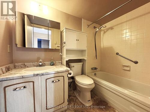 305 - 95 Windsor Drive, Brockville, ON - Indoor Photo Showing Bathroom