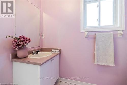 588 Fothergill Boulevard, Burlington, ON - Indoor Photo Showing Bathroom