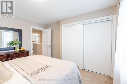 2352 Falling Green Drive, Oakville, ON - Indoor Photo Showing Bedroom