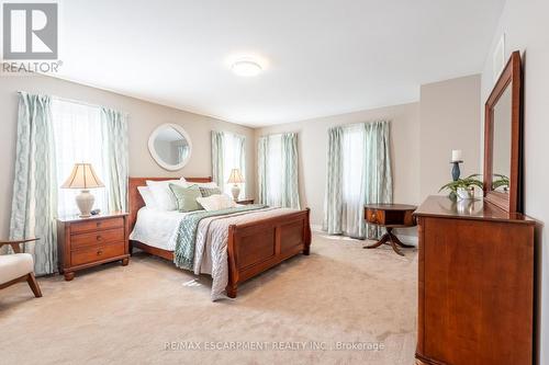 2352 Falling Green Drive, Oakville, ON - Indoor Photo Showing Bedroom