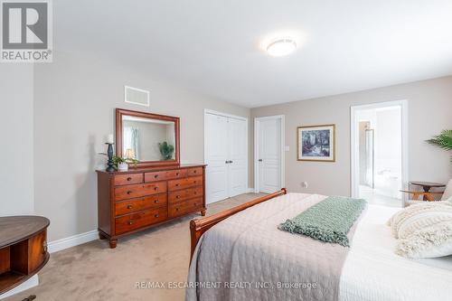 2352 Falling Green Drive, Oakville, ON - Indoor Photo Showing Bedroom