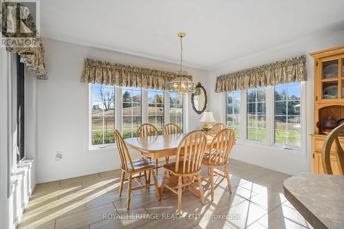 26 Back Bay Road, Galway-Cavendish And Harvey, ON - Indoor Photo Showing Dining Room