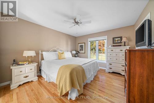 26 Back Bay Road, Galway-Cavendish And Harvey, ON - Indoor Photo Showing Bedroom