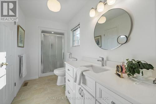 26 Back Bay Road, Galway-Cavendish And Harvey, ON - Indoor Photo Showing Bathroom