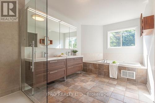 713 Sunbird Trail, Pickering, ON - Indoor Photo Showing Bathroom