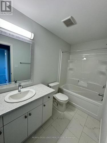 64 - 925 Deveron Crescent, London, ON - Indoor Photo Showing Bathroom