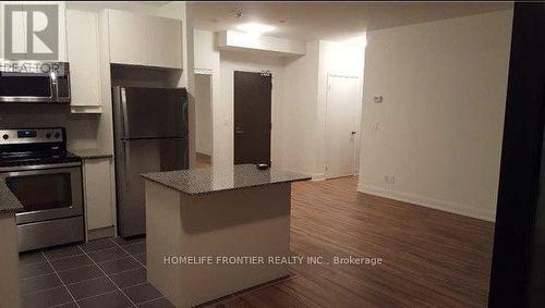 506 - 2910 Highway 7 Avenue W, Vaughan, ON - Indoor Photo Showing Kitchen