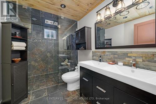 9126 Sideroad 27, Erin, ON - Indoor Photo Showing Bathroom