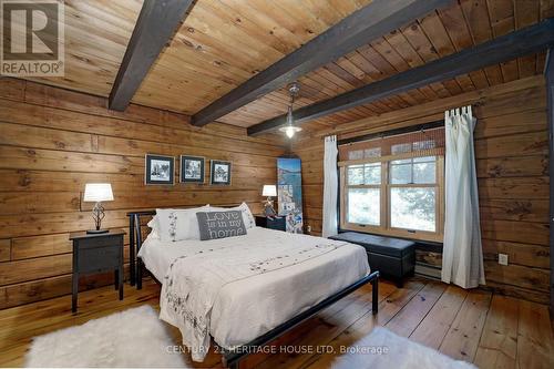 9126 Sideroad 27, Erin, ON - Indoor Photo Showing Bedroom