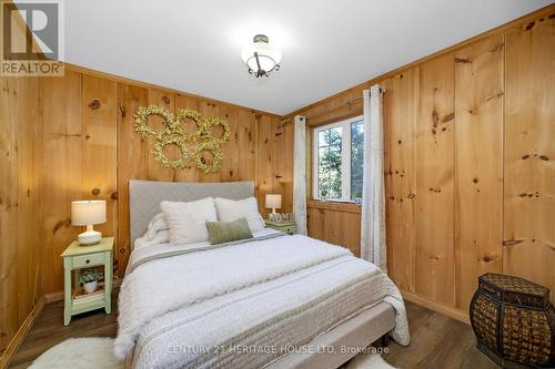 9126 Sideroad 27, Erin, ON - Indoor Photo Showing Bedroom