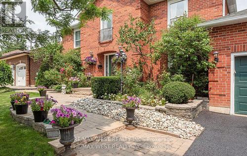 78 Dawnridge Trail, Brampton, ON - Outdoor